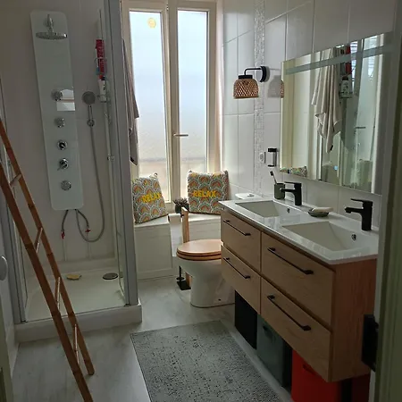 Maison Situee En Centre